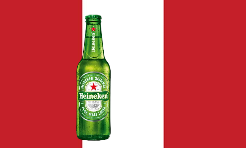 Heineken flesje voor de Peruviaanse vlag